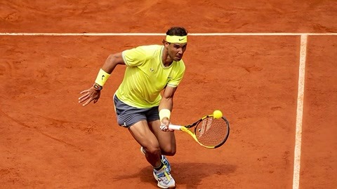 遭受伤病困 遭受伤病困